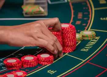 Here’s How To Win big in Online baccarat